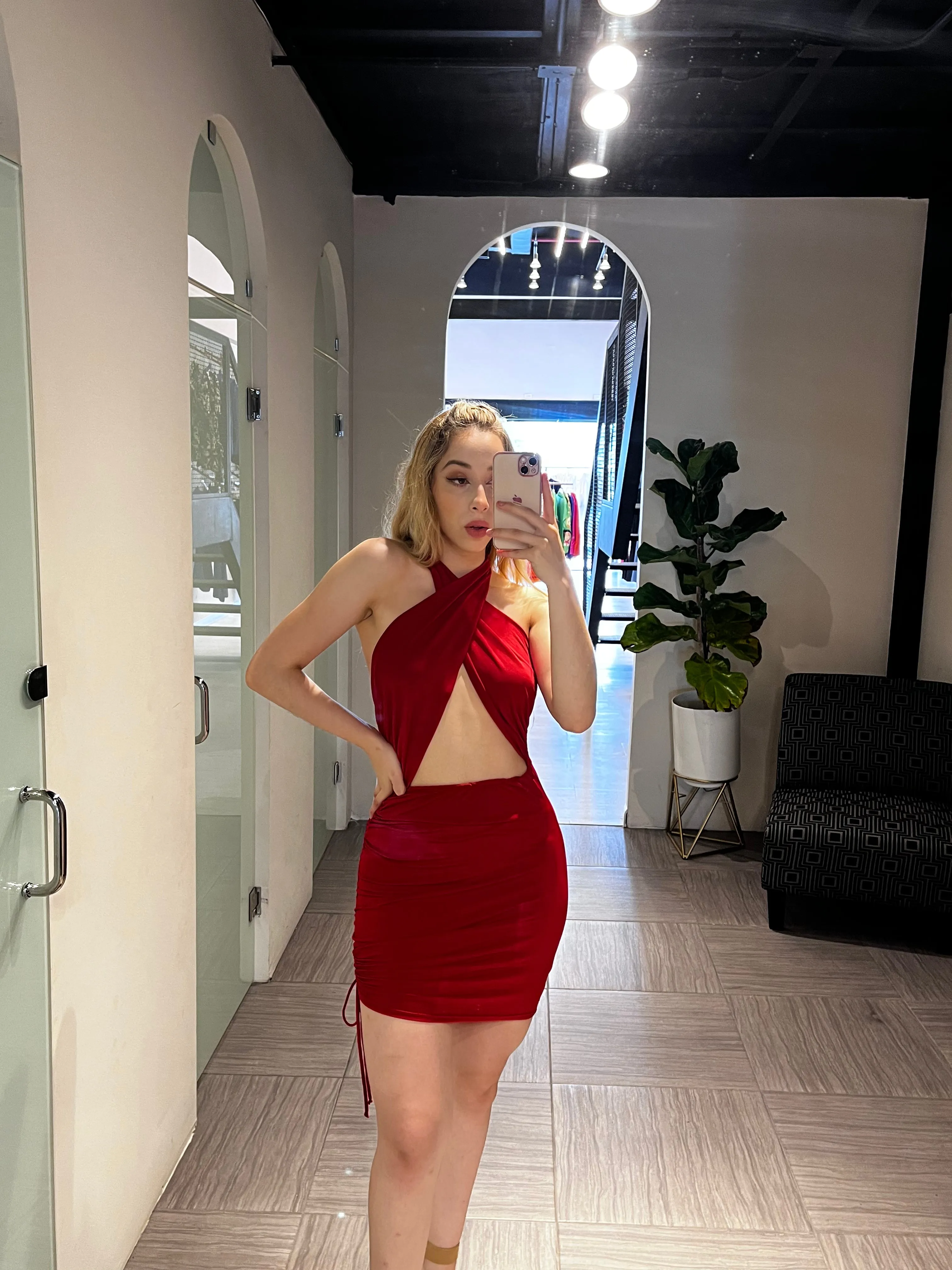 Vestido rojo bodycon halter slvs w/side ruching