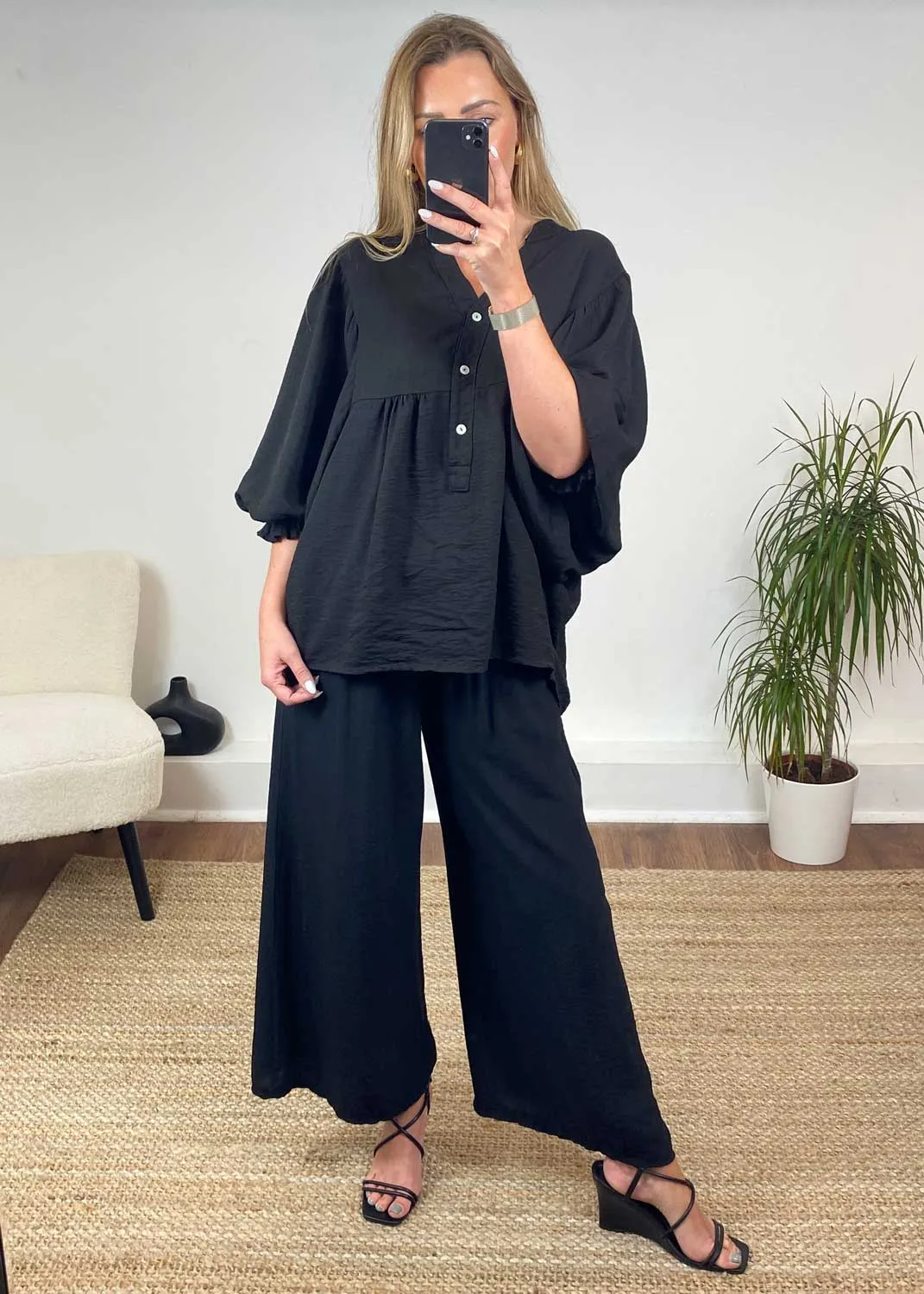 Zita Tunic Shirt in Black